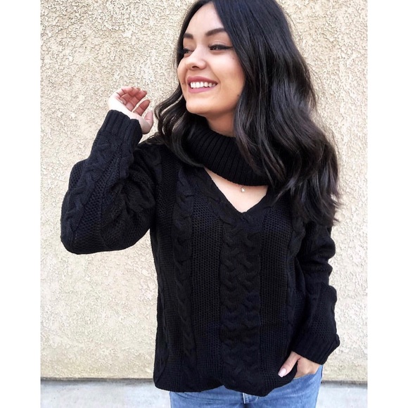 Celeste Choker Knit - Picture 2 of 3